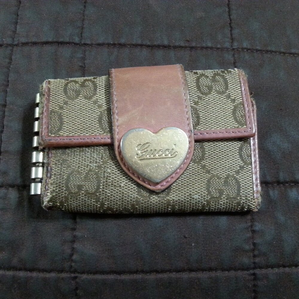 Vintage Gucci Key Holder Gold Heart Monogram Canvas Denim Tan Pink Snap